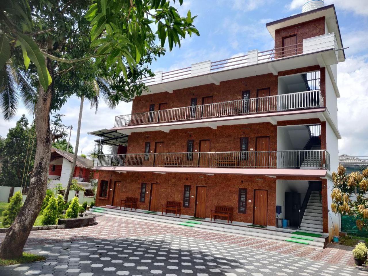Dolphin Enclave Service Studio Apartments Kalpatta Ngoại thất bức ảnh