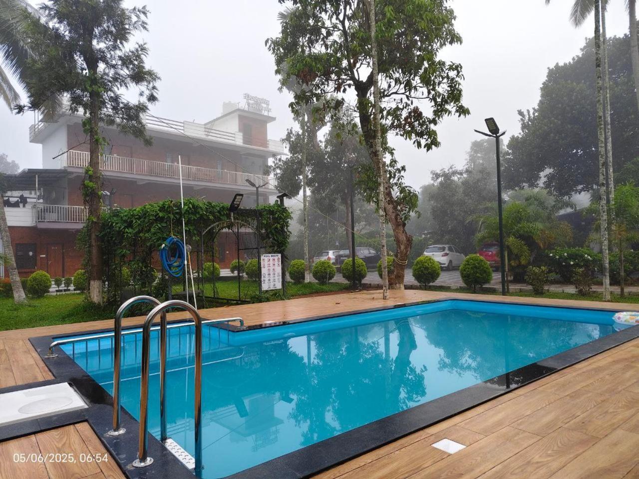 Dolphin Enclave Service Studio Apartments Kalpatta Ngoại thất bức ảnh